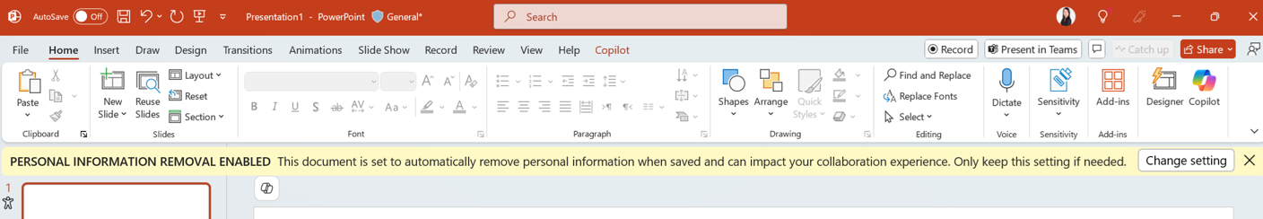 แถบแจ้งเตือน Personal Information Removal Enabled ด้านบนของ PowerPoint หลังลบข้อมูลส่วนตัวด้วย Document Inspector