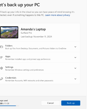 แอป Windows Backup บน Windows 11 แสดงตัวเลือก Folders, Apps, Settings, Credentials พร้อมปุ่ม Back up